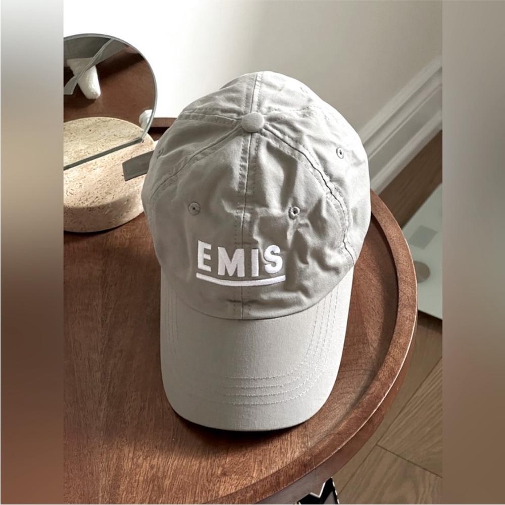 Emis Light Gray Baseball Cap